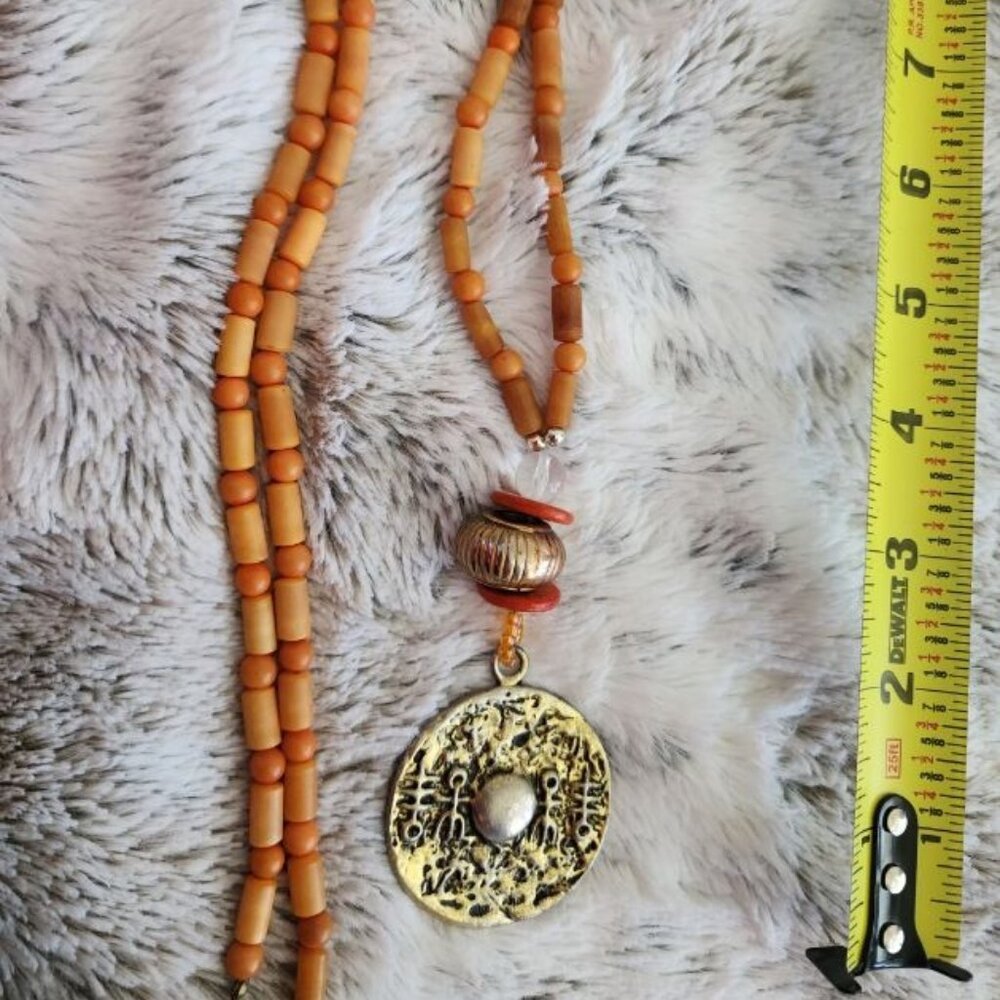 ORANGE BEAD WITH GOLD MEDALLION NECKLACE